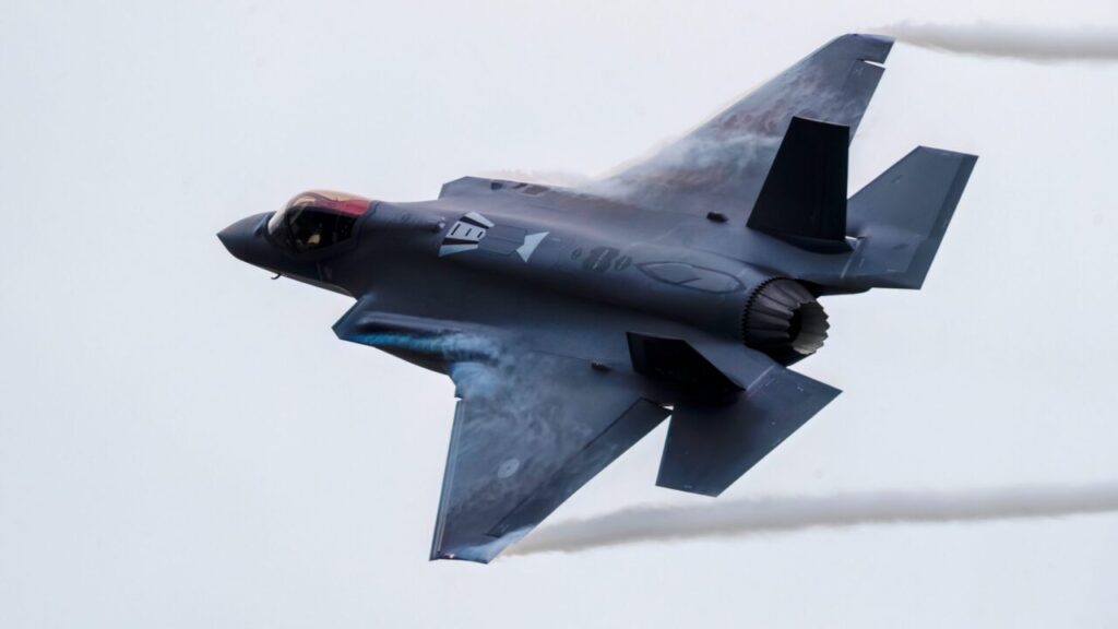 F-35 Lightning II는 조종사없이 곧 날 수 있습니다.