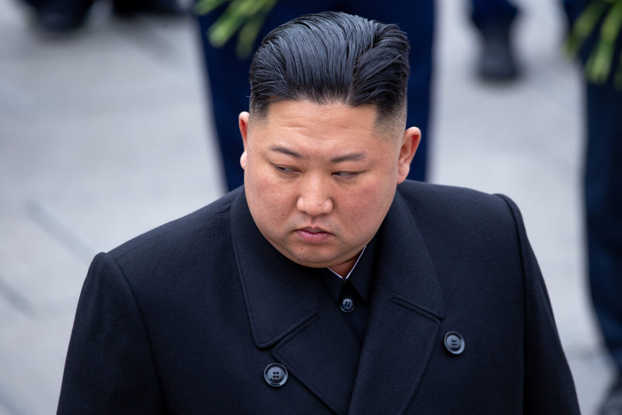 동지 김씨는 북한 프리깃의 비참한 발사에서 분노