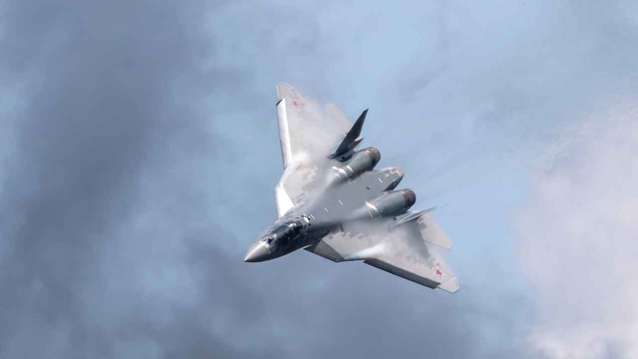 러시아의 SU-57 전투기 제트기 고급 "공동 부채"AI 지원 시스템