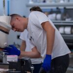 우크라이나의 부상당한 전사들은 첨단 치료를받습니다