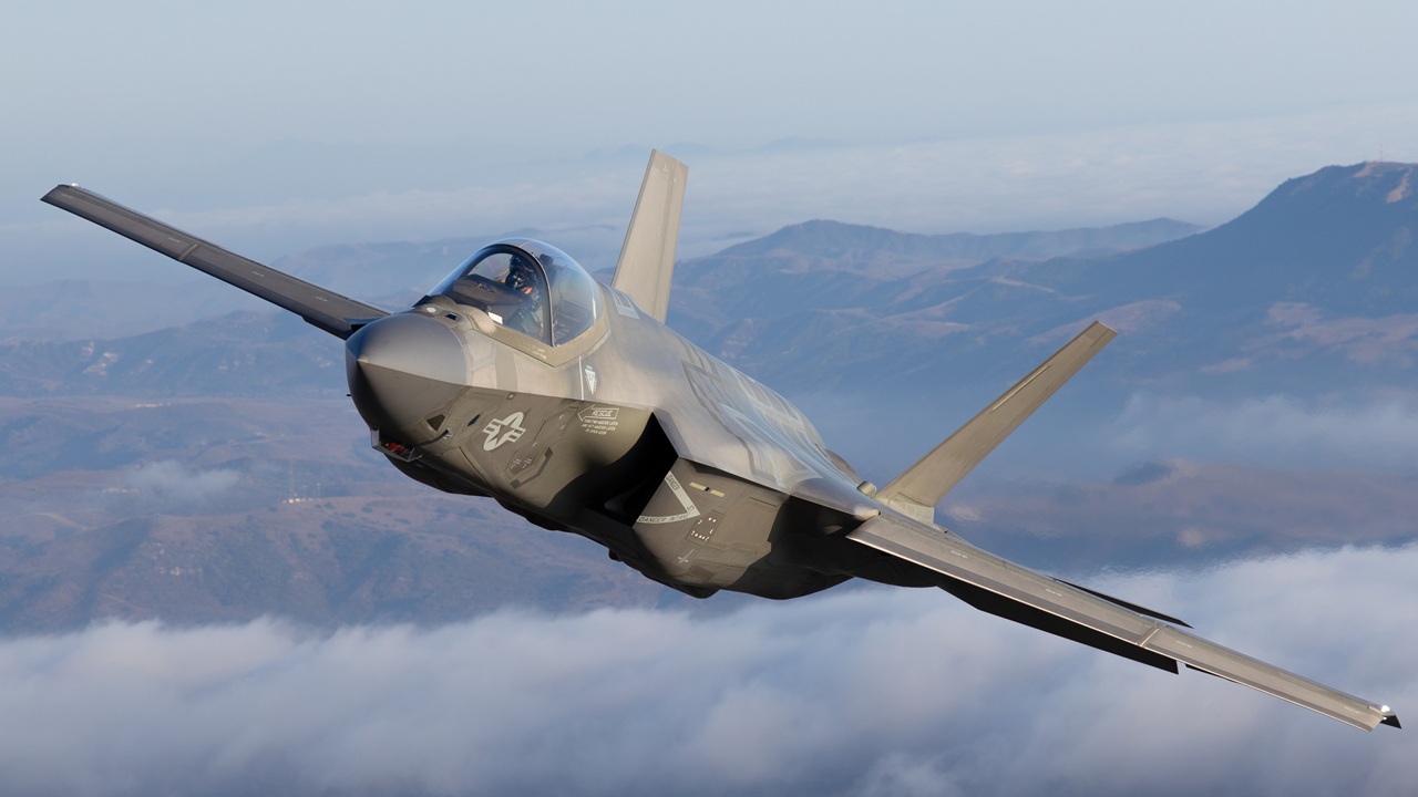 한국 수리 F-35 Lightning II Fighter Jets의 심하게 손상