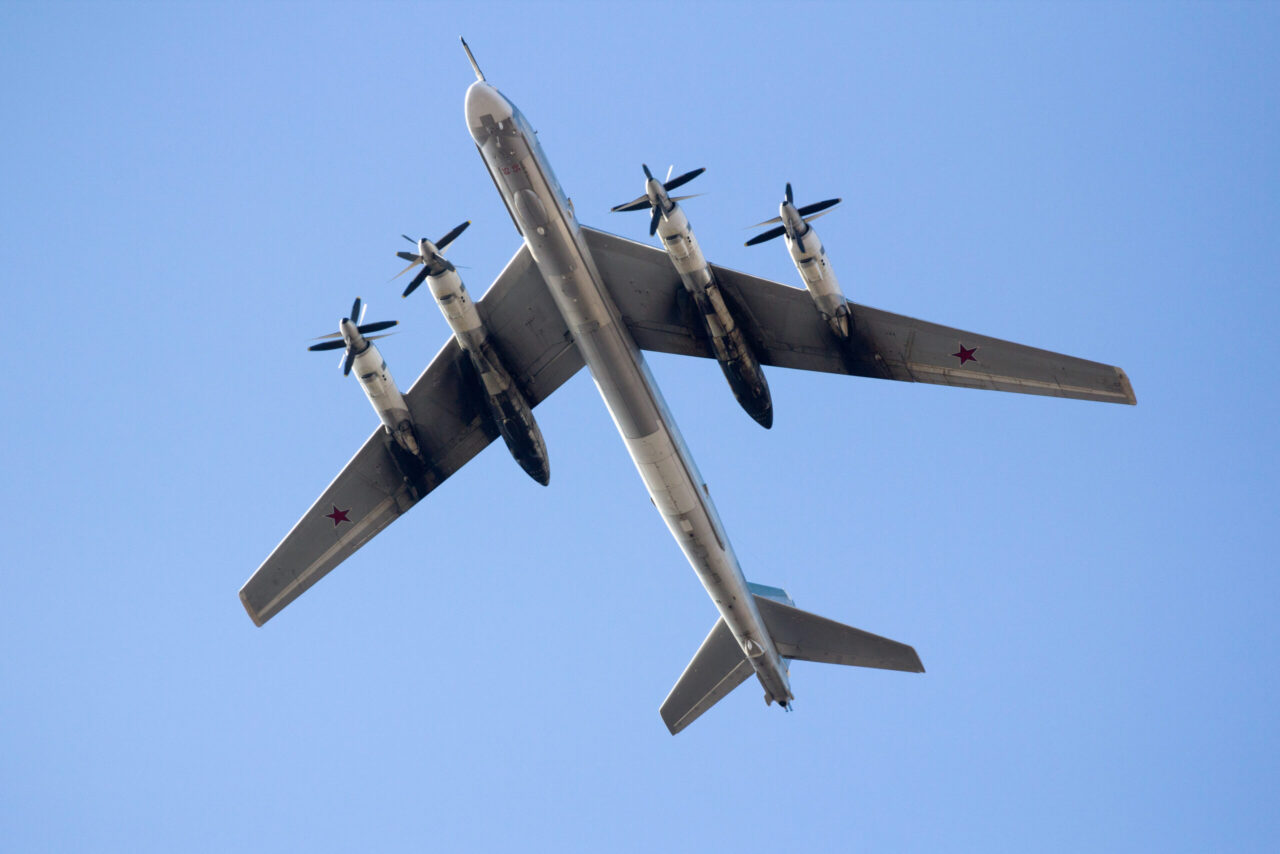 우크라이나는 러시아의 TU-95 곰 폭격기에게 큰 타격을 주었다.
