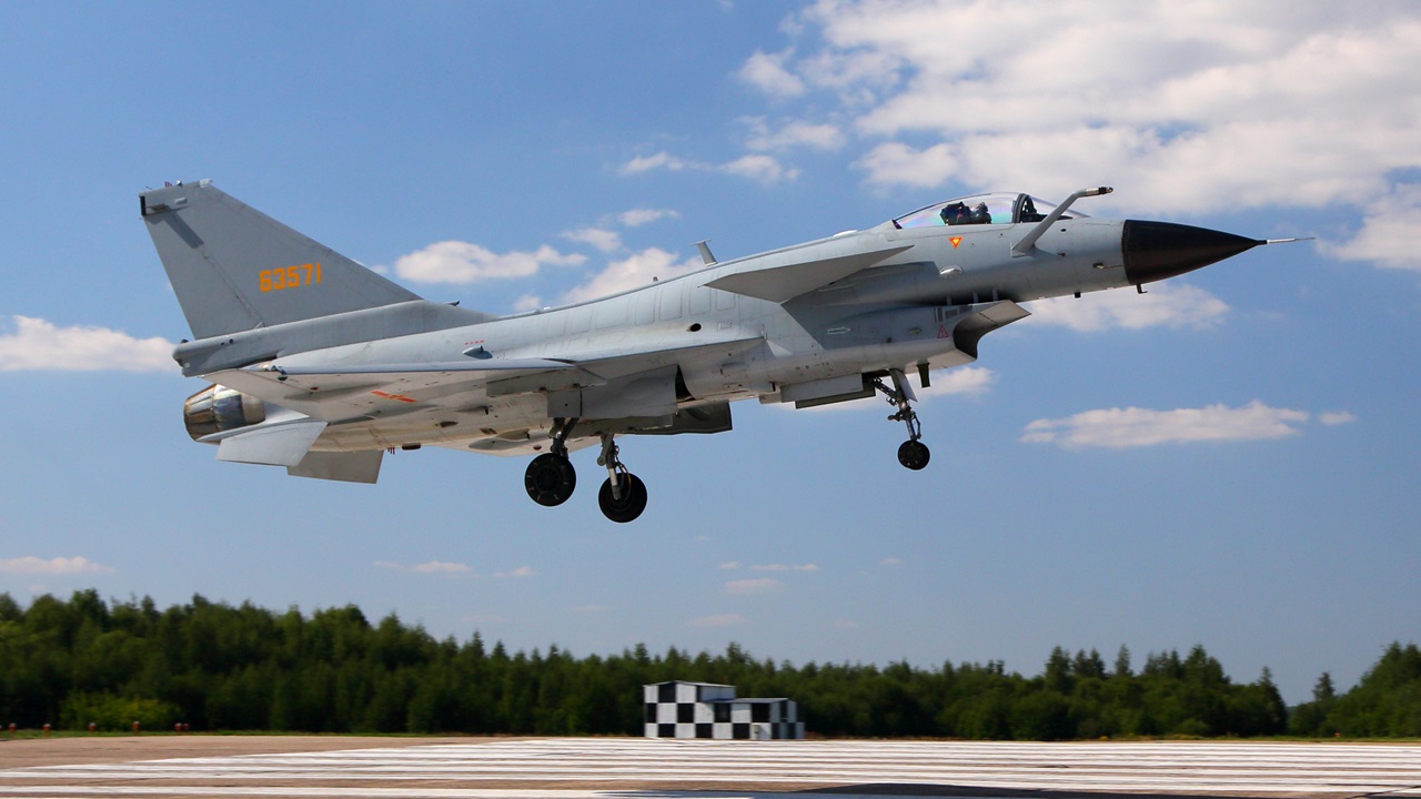 이란은 중국에서 새로운 공군을 구매할 준비를하고 있습니다.