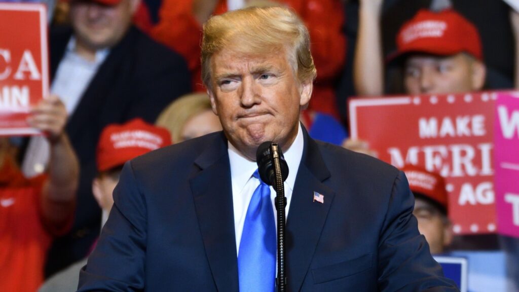 트럼프의 포퓰리즘은 대통령직을 유도했다