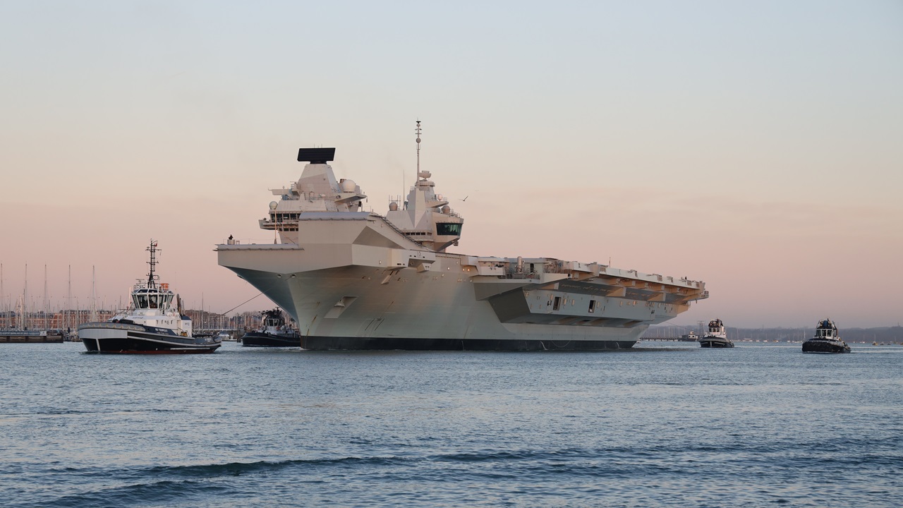 HMS 프린스 오브 웨일즈의 하이테크“비디오 게임 룸”내부